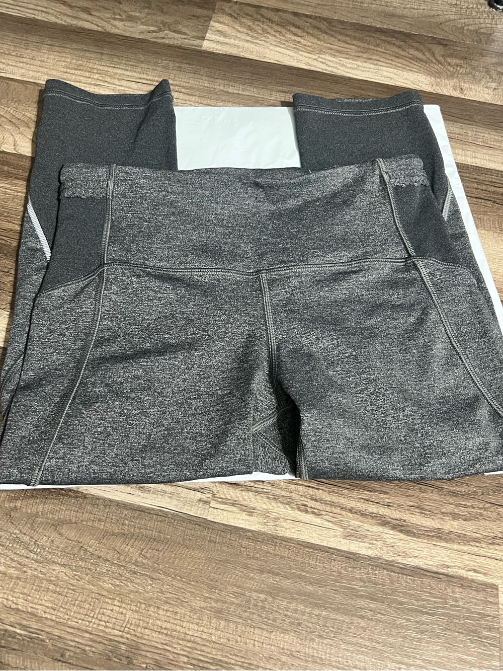 Lululemon anthletic crop pants in 2 tone gray color - Women’s